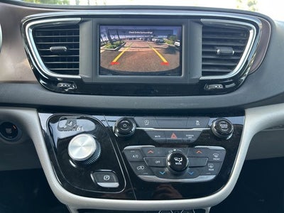 2022 Chrysler Voyager LX