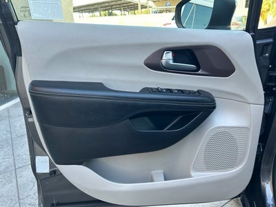 2021 Chrysler Voyager LXI