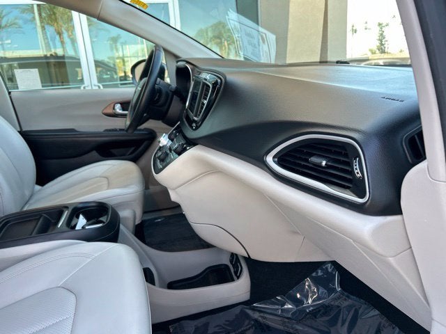 2021 Chrysler Voyager LXI