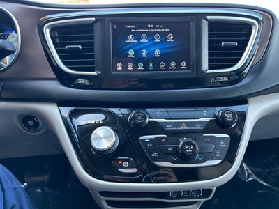 2021 Chrysler Voyager LXI