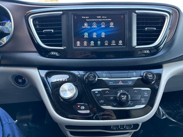 2021 Chrysler Voyager LXI
