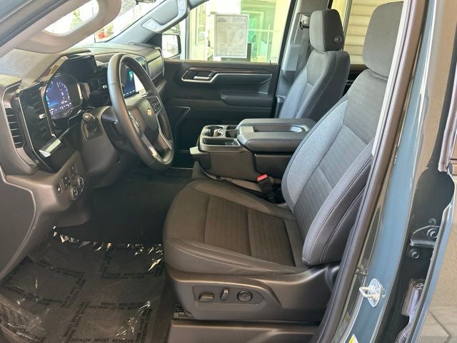 2025 Chevrolet Silverado 1500 LT LT1