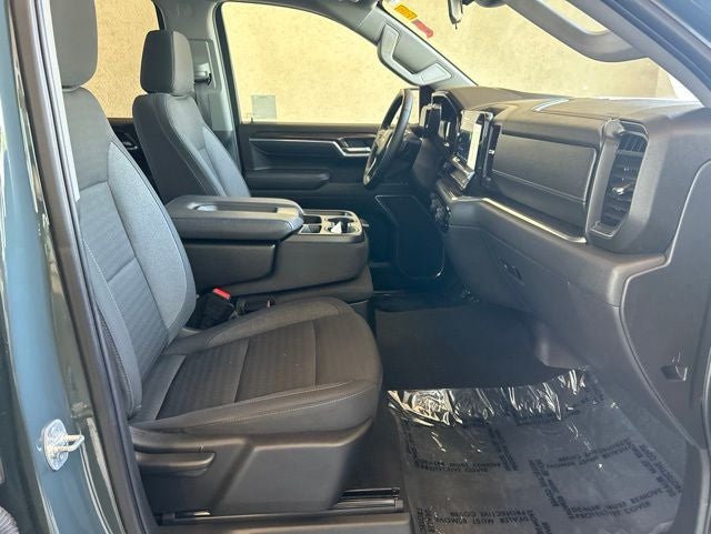 2025 Chevrolet Silverado 1500 LT LT1