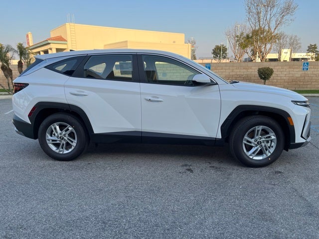 2026 Hyundai TUCSON SE FWD