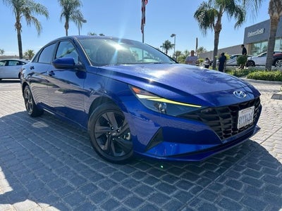 2022 Hyundai ELANTRA SEL