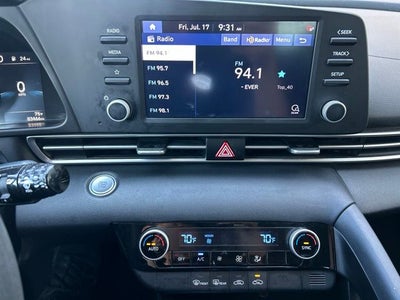 2022 Hyundai ELANTRA SEL