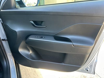 2026 Hyundai KONA SE FWD