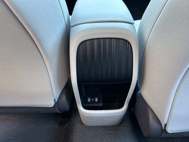 2027 Hyundai KONA SE FWD