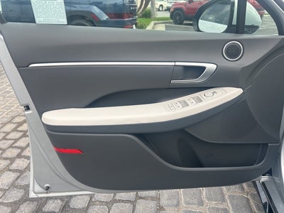 2026 Hyundai SONATA HYBRID SEL