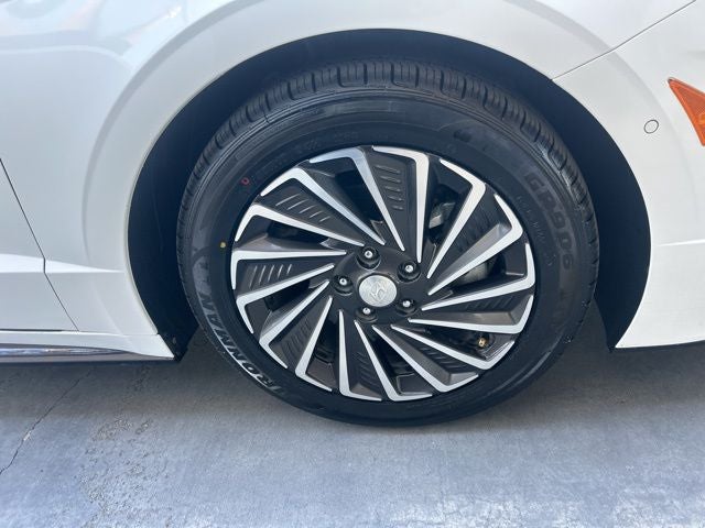 2023 Hyundai SONATA HYBRID Limited CERTIFIED