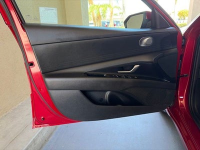 2025 Hyundai ELANTRA SE CERTIFIED