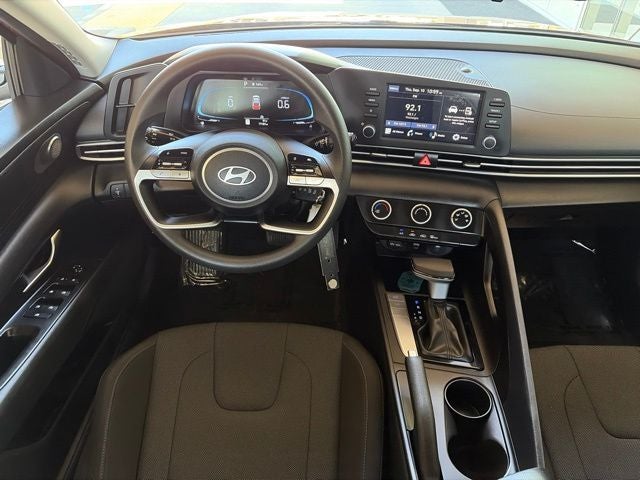 2025 Hyundai ELANTRA SE CERTIFIED