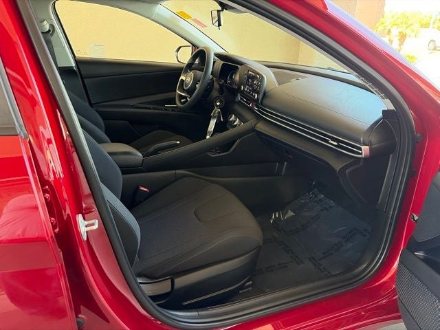 2025 Hyundai ELANTRA SE CERTIFIED