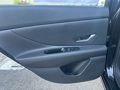 2026 Hyundai ELANTRA SE