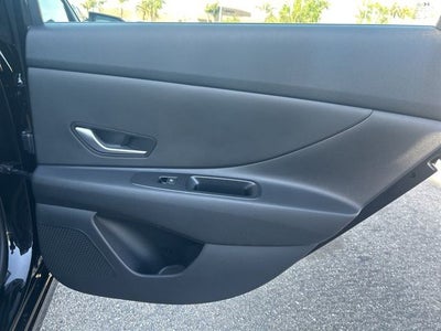 2026 Hyundai ELANTRA SE