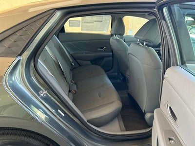 2026 Hyundai ELANTRA SE