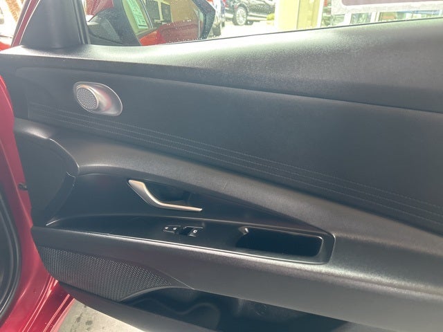 2025 Hyundai ELANTRA SE CERTIFIED