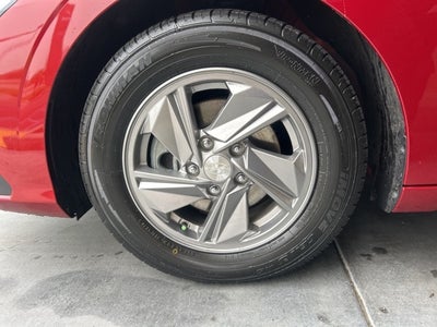 2025 Hyundai ELANTRA SE CERTIFIED