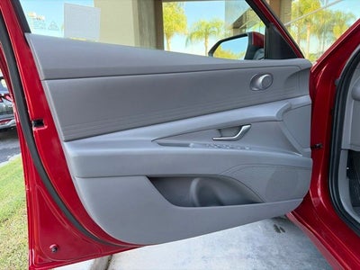 2025 Hyundai ELANTRA SE CERTIFIED