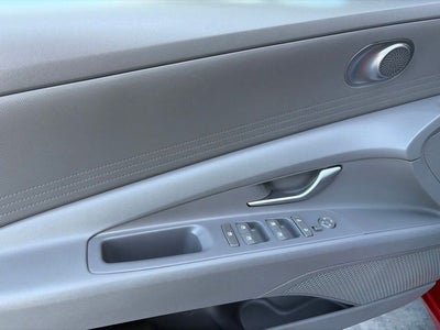 2025 Hyundai ELANTRA SE CERTIFIED