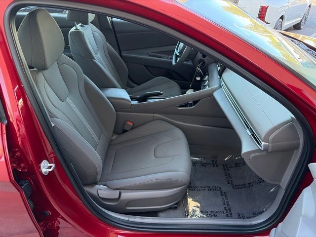 2025 Hyundai ELANTRA SE CERTIFIED