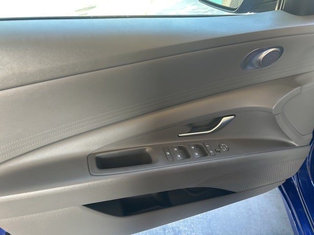 2025 Hyundai ELANTRA SE CERTIFIED