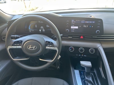 2025 Hyundai ELANTRA SE CERTIFIED