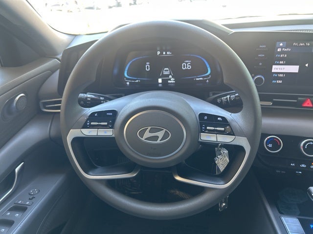 2025 Hyundai ELANTRA SE CERTIFIED