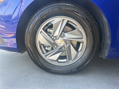 2025 Hyundai ELANTRA SE CERTIFIED