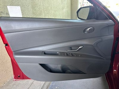 2025 Hyundai ELANTRA SE CERTIFIED