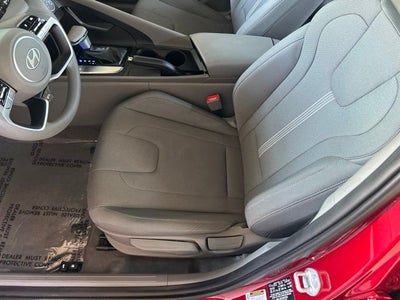 2025 Hyundai ELANTRA SE CERTIFIED