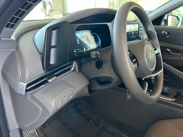 2025 Hyundai ELANTRA SE CERTIFIED