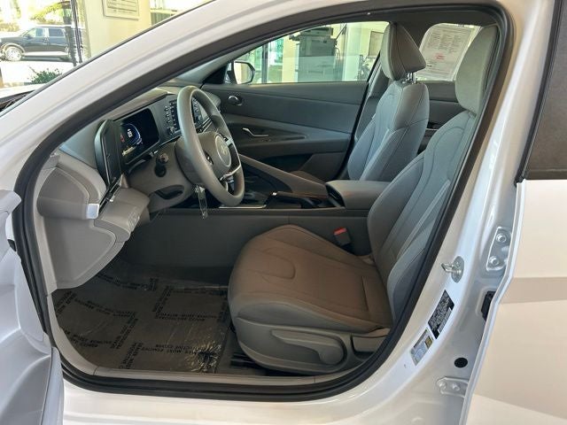 2025 Hyundai ELANTRA SE CERTIFIED