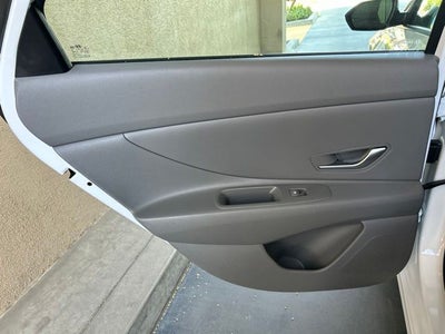 2025 Hyundai ELANTRA SE CERTIFIED