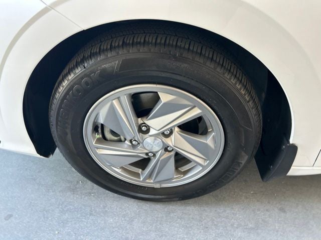 2025 Hyundai ELANTRA SE CERTIFIED