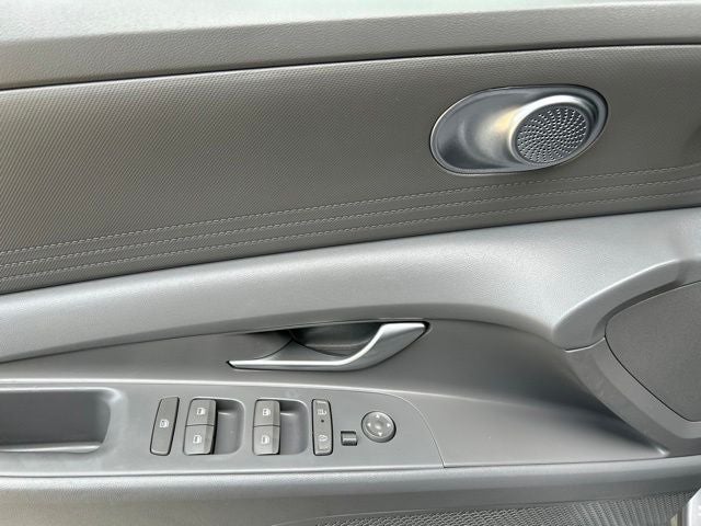 2025 Hyundai ELANTRA SE CERTIFIED