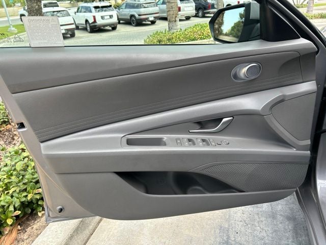 2025 Hyundai ELANTRA SE CERTIFIED