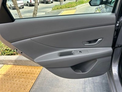 2025 Hyundai ELANTRA SE CERTIFIED