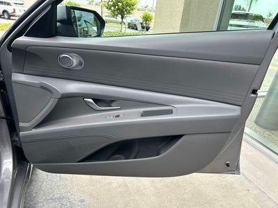 2025 Hyundai ELANTRA SE CERTIFIED