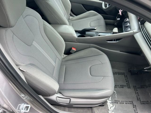 2025 Hyundai ELANTRA SE CERTIFIED