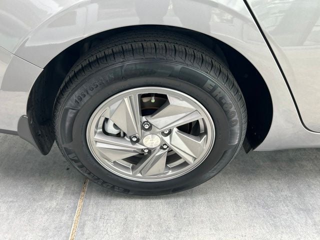 2025 Hyundai ELANTRA SE CERTIFIED