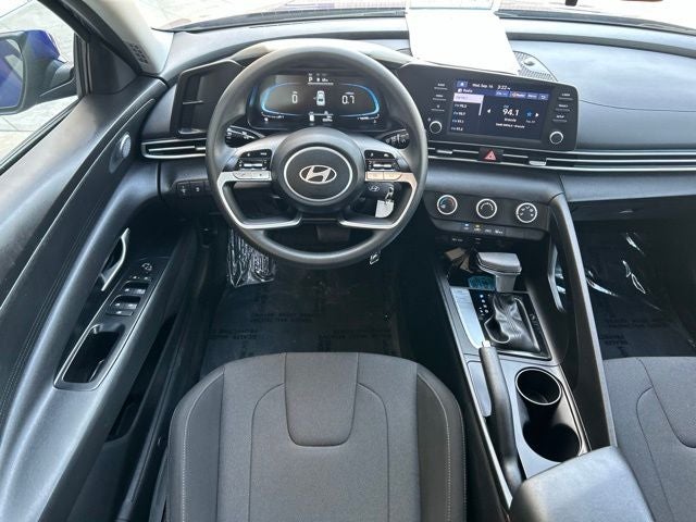2025 Hyundai ELANTRA SE CERTIFIED