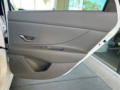 2026 Hyundai ELANTRA SE
