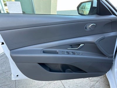 2025 Hyundai ELANTRA SE CERTIFIED
