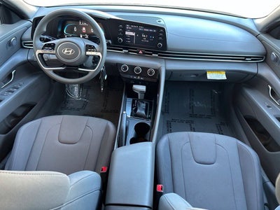 2025 Hyundai ELANTRA SE CERTIFIED