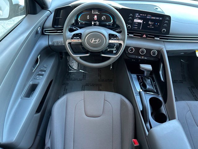 2025 Hyundai ELANTRA SE CERTIFIED