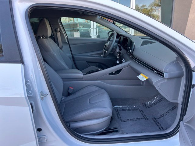 2025 Hyundai ELANTRA SE CERTIFIED