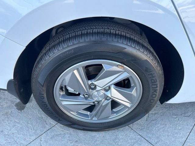 2025 Hyundai ELANTRA SE CERTIFIED