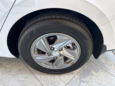 2025 Hyundai ELANTRA SE CERTIFIED