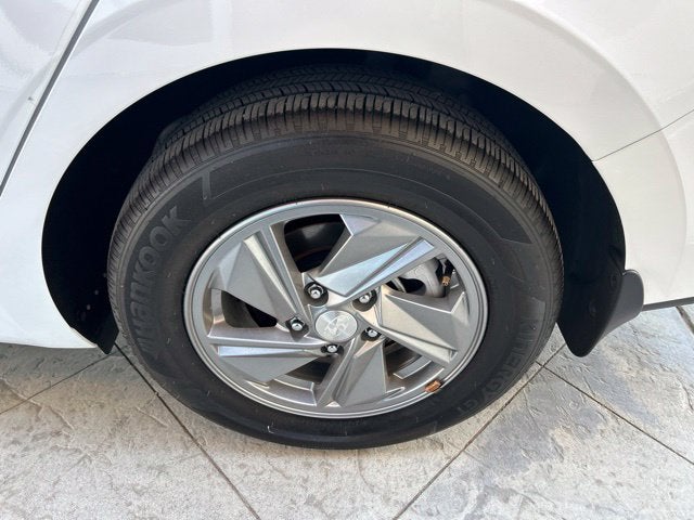 2025 Hyundai ELANTRA SE CERTIFIED